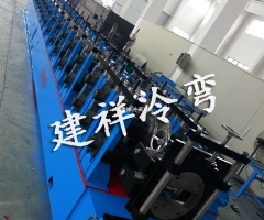 光伏支架成型机