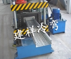 脚踏板成型设备