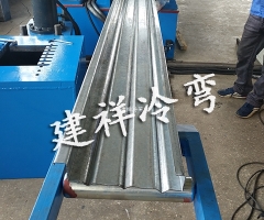 立体浪板成型设备