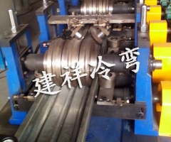 立体浪板成型设备