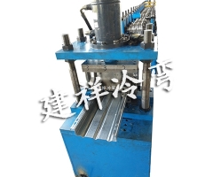 立体浪板成型设备