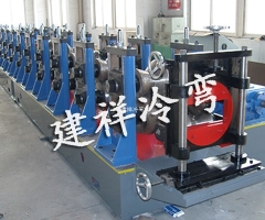 立体浪板成型设备