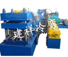 两波护栏板成型设备