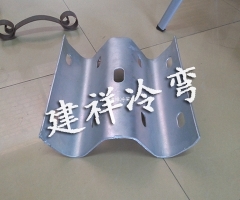 两波护栏板成型设备