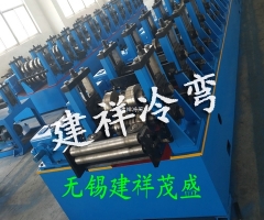 梯边电缆桥架成型设备