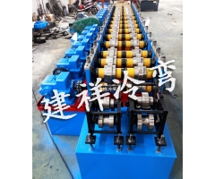 电梯门板成型设备