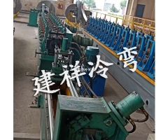 电梯门板加强筋成型设备