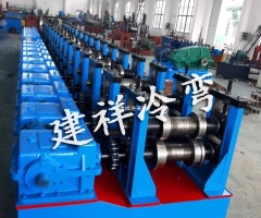 立体浪板成型设备