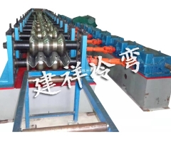 三波护栏板成型设备