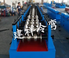 三波护栏板成型设备