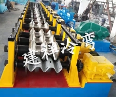 三波护栏板成型设备