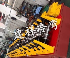 三波护栏板成型设备