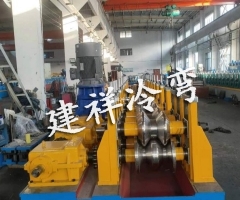 护栏板成型设备