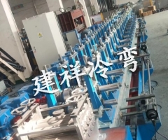 护栏板成型设备