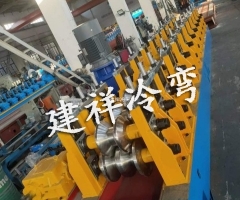 护栏板成型设备