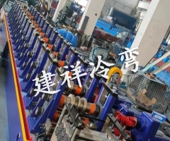 护栏板成型设备